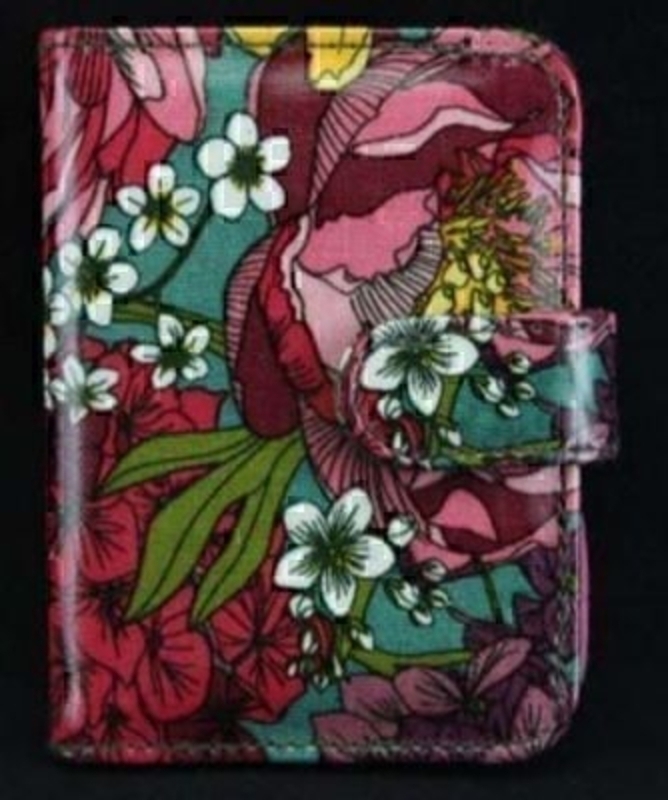 Part of the peony range by designer Gisela Graham. This wipe clean PVC card wallet Peony is a great gift for someone who likes to be organised. 10 wallets to hold your cards in. Size 9.5x11.5x2cm